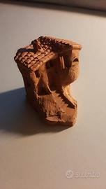 Coppia di casette in terracotta realizzate a mano