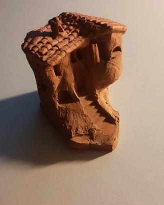 Coppia di casette in terracotta realizzate a mano