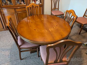 Tavolo in legno massello con 6 sedie