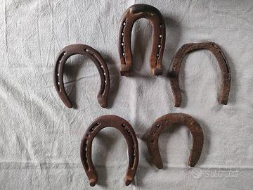 Ferri di cavallo vecchi