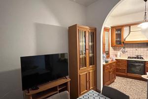 Casa indipendente su due livelli con cortile