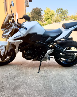 Suzuki GSR 750 - Depotenziata a libretto