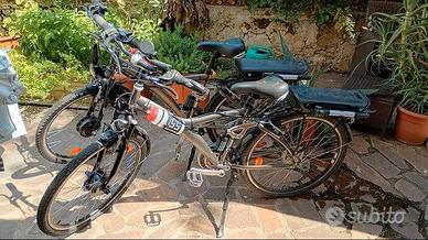 Due eBike a Pedalata Assistita B-Twin