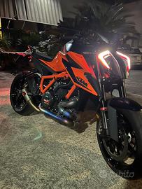 Ktm 1290 super duke r
