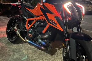 Ktm 1290 super duke r