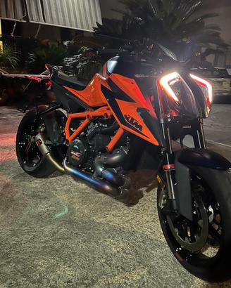 Ktm 1290 super duke r