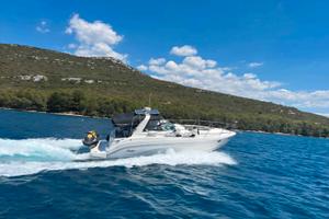 Rinker Fiesta Vee 342