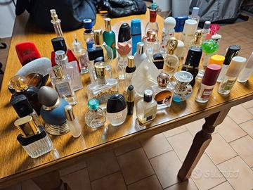 Flaconi di profumo vuoti da collezione