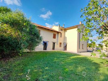 Casa indipendente di 269 m² con più di 5 locali e 