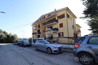 4 LOCALI A MOSCIANO SANT'ANGELO