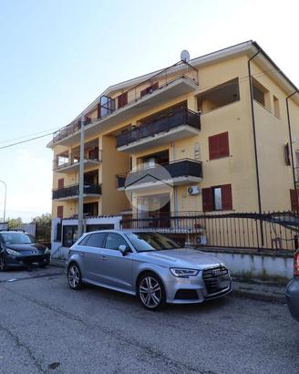 4 LOCALI A MOSCIANO SANT'ANGELO