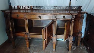 Credenza antica. Epoca inizi del 1900