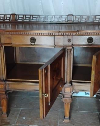 Credenza antica. Epoca inizi del 1900