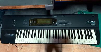Korg 01/W FD con custodia rigida originale