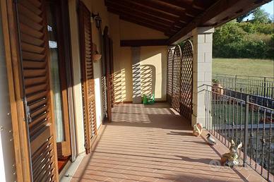 Villa di 130 m² con più di 5 locali e box auto dop