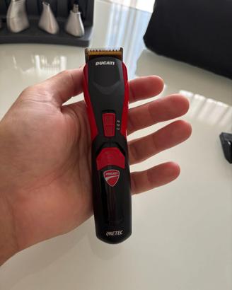 Taglia- capelli e rasoio accorcia - barba Ducati