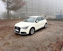 Audi A1 1.6 tdi Attraction 105cv