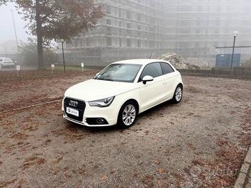 Audi A1 1.6 tdi Attraction 105cv