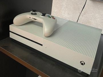 Xbox One 500 GB con scatola, gamepad,cavi, 6 gioch