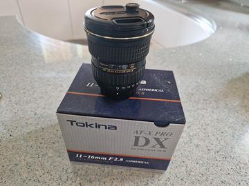 Tokina 11-16 attacco nikon