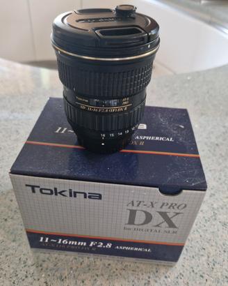 Tokina 11-16 attacco nikon