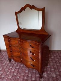 Cassettiera antica con specchio