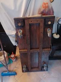 Carrellino con ruote in legno