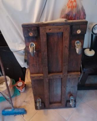 Carrellino con ruote in legno