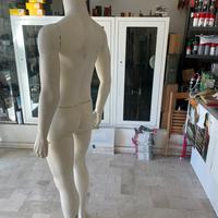 Manichino esposizione abbigliamento
