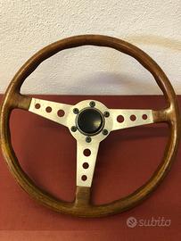 volante sportivo aftermarket