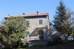 Rustico con giardino