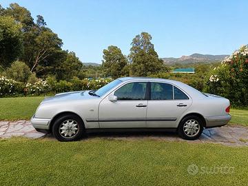 Mercedes-Benz E200 Elegance (W210)