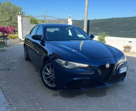 Alfa Romeo Giulia 150cv AT8