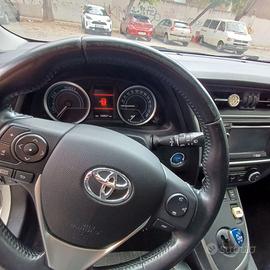 Toyota auris ibrida