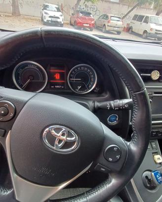 Toyota auris ibrida