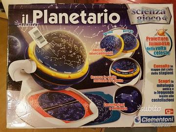 Il planetario - proiettore luminiso volta celeste