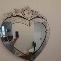 Specchio a forma di cuore effetto vintage
