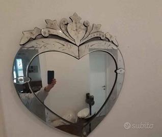 Specchio a forma di cuore effetto vintage