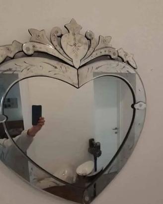 Specchio a forma di cuore effetto vintage
