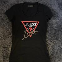 T-shirt Guess Icon nera – Logo triangolo