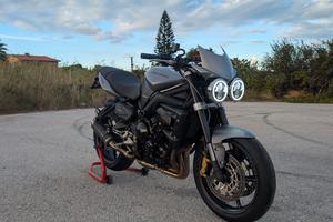 Triumph Street Triple R 675