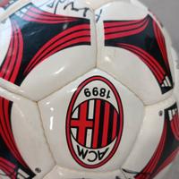 Pallone Adidas - A.C. Milan con 13 autografi