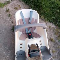 Seggiolino da bici con attacco al manubrio