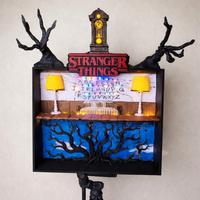 Espositore Diorama Stranger things in 3D con Led