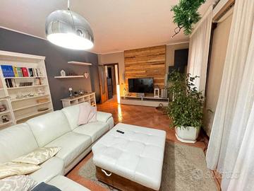 Casa indipendente di 271 m² con più di 5 locali e 