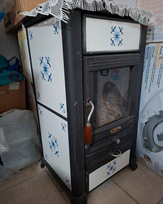 stufa a legna con inserti in ceramica 