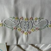 Tovaglia ricamata “arte Fiorentina”