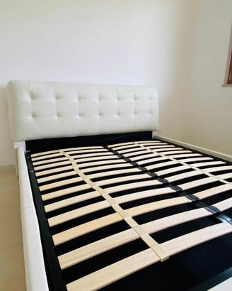 Letto matrimoniale 160 x 190 incluso  materasso