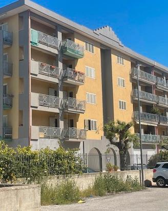 Viale scala greca appartamento e garage