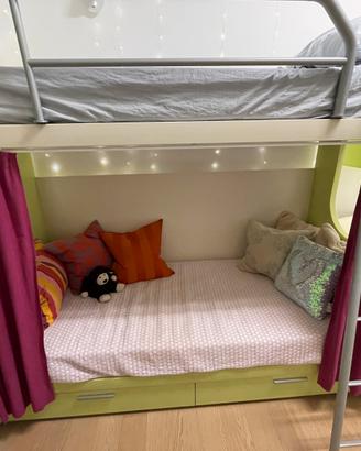 Letto a castello Doimo con tendine